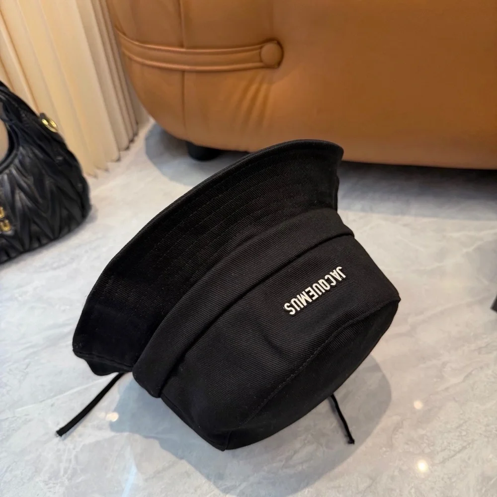 Jacquemus - Picture 2 of 7